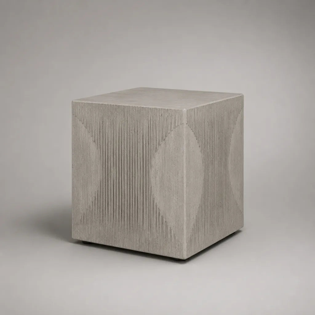 Quadratischer Couchtisch und Beistelltisch aus glasfaserverstärktem Beton, 40 × 40 × 50 cm, Hellgrau