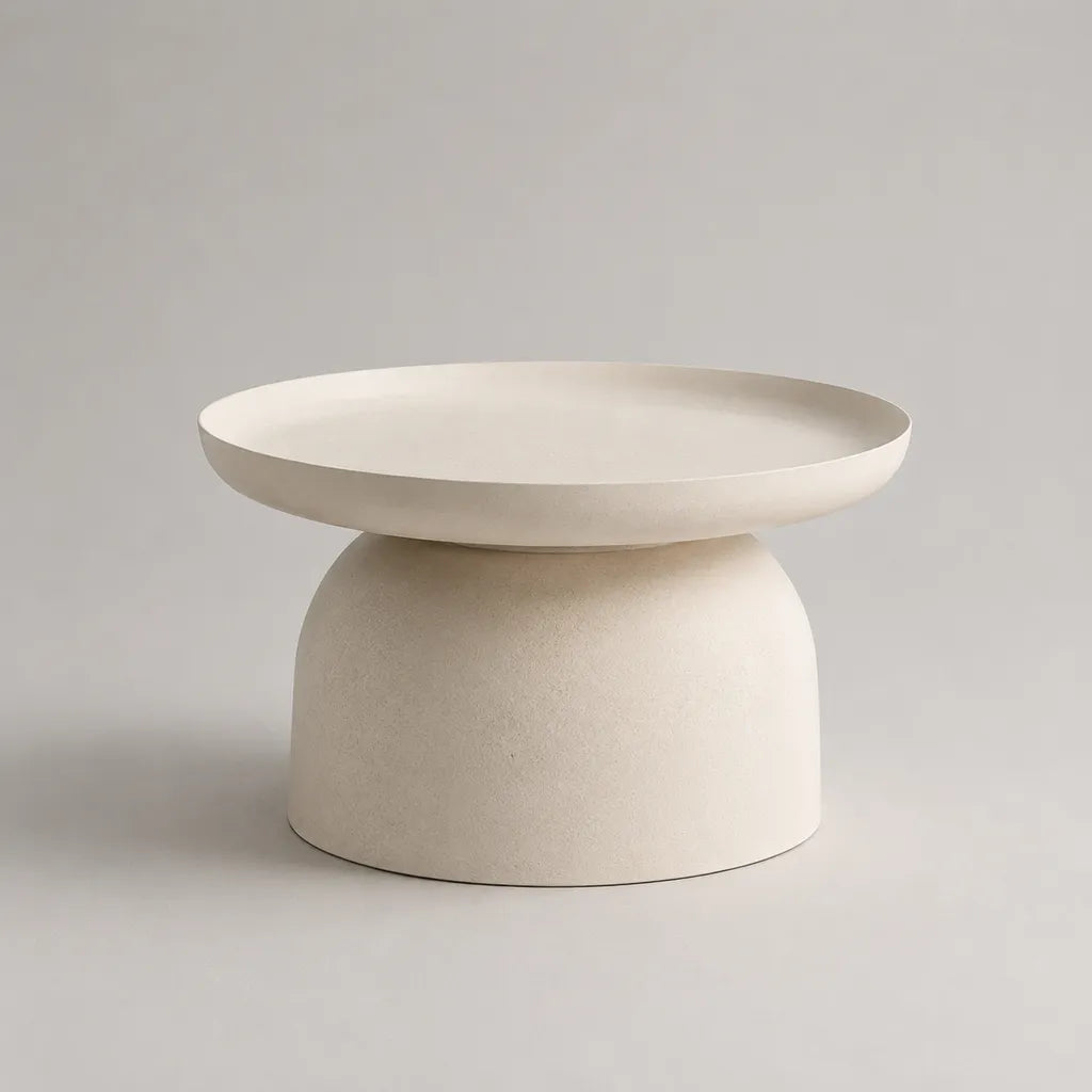 Runder Couchtisch aus glasfaserverstärktem Beton mit Tablettkante, Cremeweiß, 70 × 70 × 45 cm